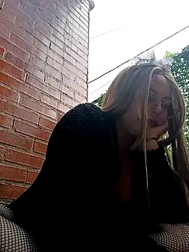 madelaine- online show from 04.21.26