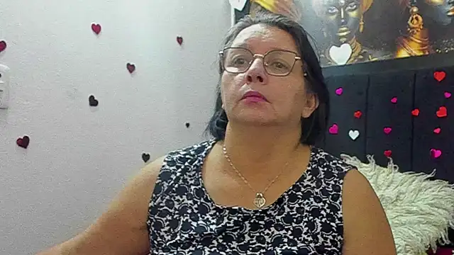 Snapshot of Evaaross_2345 chatting on 05.20.26 Evaaross 2345 online show from 05.20.26