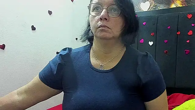 Snapshot of Evaaross_2345 chatting on 05.21.26 Evaaross 2345 online show from 05.21.26