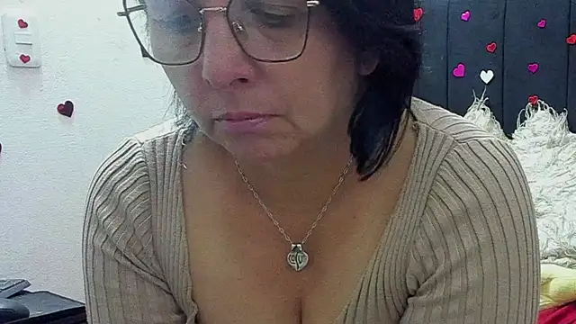Snapshot of Evaaross_2345 chatting on 05.30.26 Evaaross 2345 online show from 05.30.26
