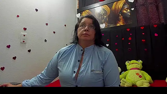 Snapshot of Evaaross_2345 chatting on 06.07.26 Evaaross 2345 online show from 06.07.26