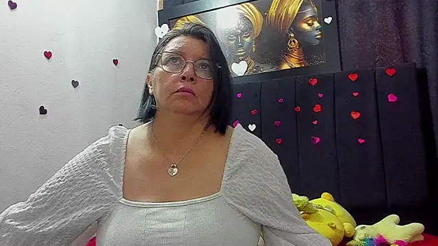 Snapshot of Evaaross_2345 chatting on 06.11.26 Evaaross 2345 online show from 06.11.26