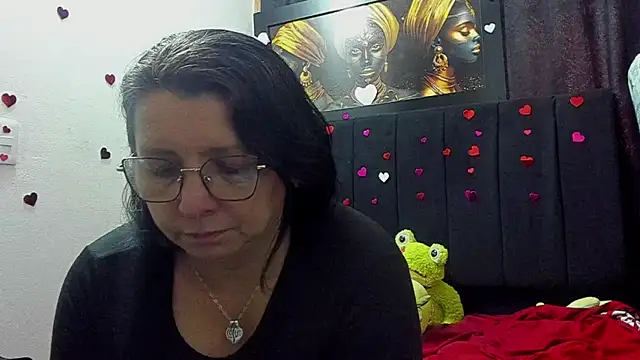 Snapshot of Evaaross_2345 chatting on 06.20.26 Evaaross 2345 online show from 06.20.26