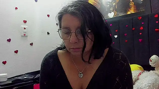 Snapshot of Evaaross_2345 chatting on 07.25.26 Evaaross 2345 online show from 07.25.26