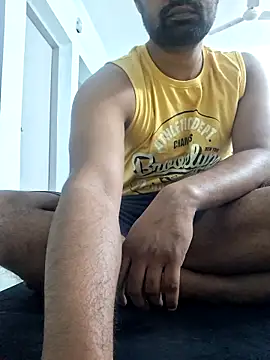 Snapshot of RKumar1994 chatting on 12.17.25 RKumar1994 online show from 12.17.25