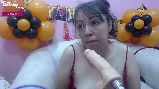 Snapshot of Drool_Sucker chatting on 10.11.25 Drool Sucker online show from 10.11.25