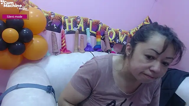 Snapshot of Drool_Sucker chatting on 10.17.25 Drool Sucker online show from 10.17.25