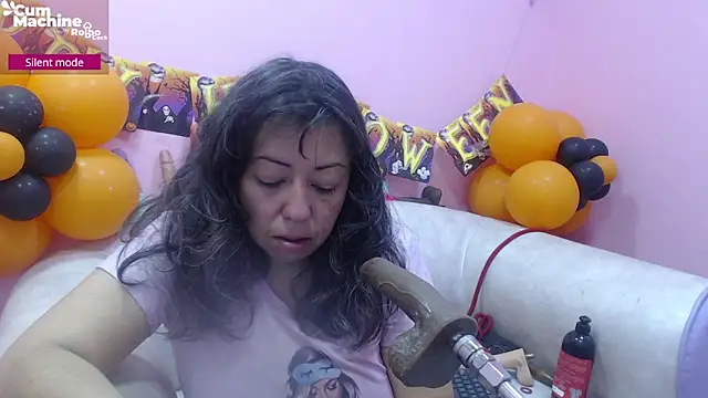 Snapshot of Drool_Sucker chatting on 10.29.25 Drool Sucker online show from 10.29.25