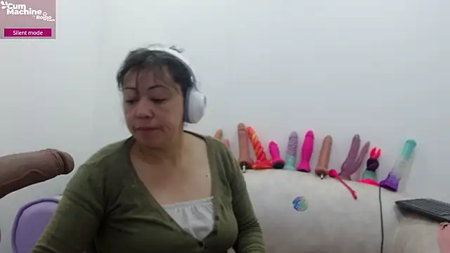 Snapshot of Drool_Sucker chatting on 01.08.26 Drool Sucker online show from 01.08.26