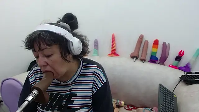 Snapshot of Drool_Sucker chatting on 03.01.26 Drool Sucker online show from 03.01.26