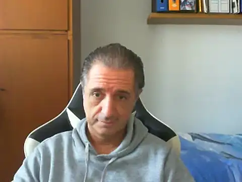 Snapshot of lliuk70mi chatting on 12.24.24 lliuk70mi online show from 12.24.24