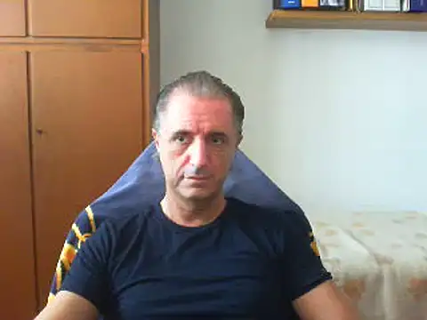 Snapshot of lliuk70mi chatting on 09.20.25 lliuk70mi online show from 09.20.25