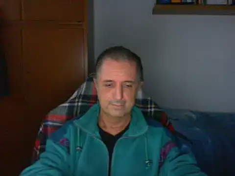 Snapshot of lliuk70mi chatting on 12.01.25 lliuk70mi online show from 12.01.25