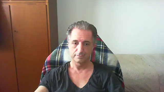 Snapshot of lliuk70mi chatting on 04.10.26 lliuk70mi online show from 04.10.26