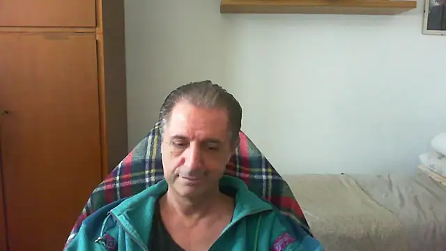 Snapshot of lliuk70mi chatting on 04.11.26 lliuk70mi online show from 04.11.26
