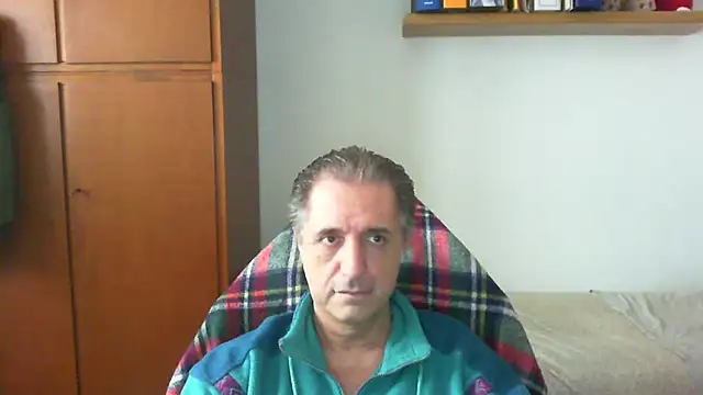 Snapshot of lliuk70mi chatting on 04.13.26 lliuk70mi online show from 04.13.26