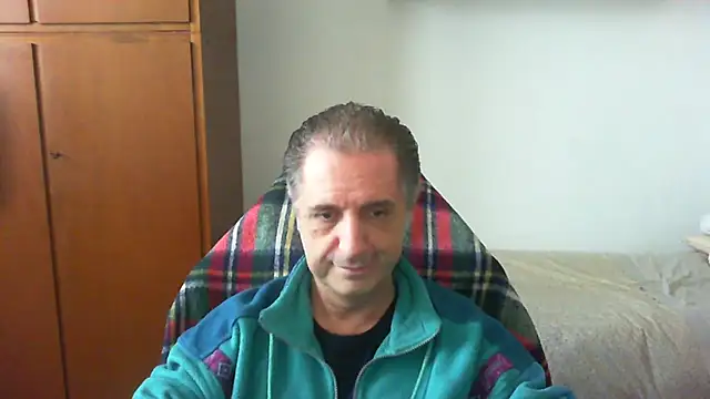 Snapshot of lliuk70mi chatting on 04.21.26 lliuk70mi online show from 04.21.26
