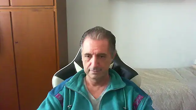 Snapshot of lliuk70mi chatting on 04.26.26 lliuk70mi online show from 04.26.26