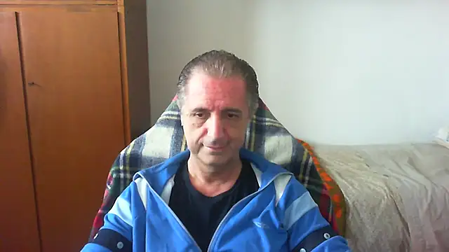 Snapshot of lliuk70mi chatting on 05.09.26 lliuk70mi online show from 05.09.26