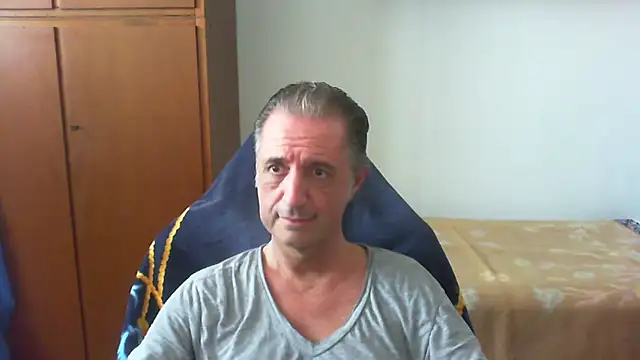 Snapshot of lliuk70mi chatting on 05.23.26 lliuk70mi online show from 05.23.26