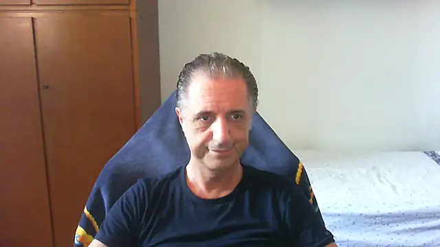 Snapshot of lliuk70mi chatting on 05.26.26 lliuk70mi online show from 05.26.26