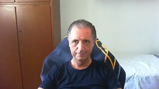 Snapshot of lliuk70mi chatting on 05.28.26 lliuk70mi online show from 05.28.26
