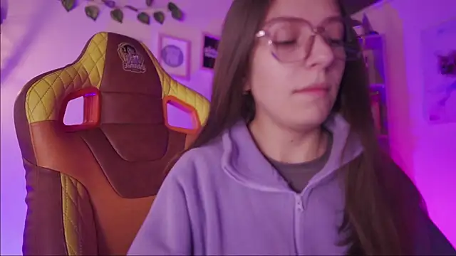 Snapshot of milly_kenner chatting on 06.06.26 milly kenner online show from 06.06.26