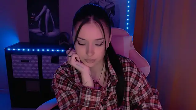 Snapshot of AlisaLink chatting on 01.22.25 AlisaLink online show from 01.22.25