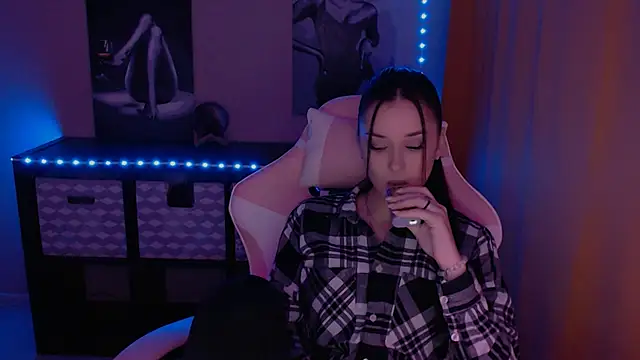 Snapshot of AlisaLink chatting on 01.25.25 AlisaLink online show from 01.25.25