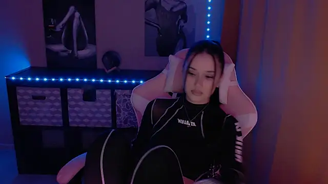 Snapshot of AlisaLink chatting on 02.08.25 AlisaLink online show from 02.08.25