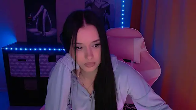 Snapshot of AlisaLink chatting on 02.16.25 AlisaLink online show from 02.16.25