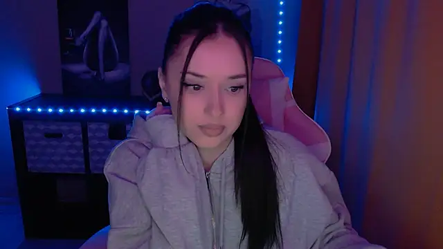 Snapshot of AlisaLink chatting on 02.21.25 AlisaLink online show from 02.21.25