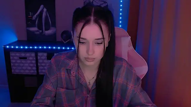 Snapshot of AlisaLink chatting on 02.27.25 AlisaLink online show from 02.27.25