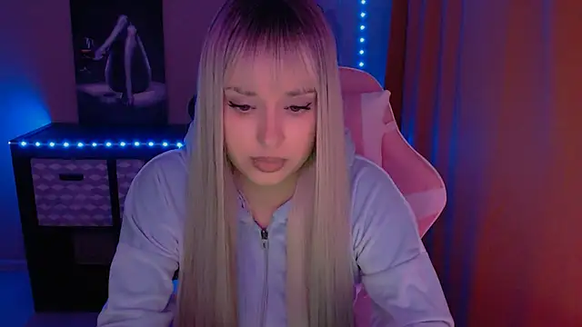 Snapshot of AlisaLink chatting on 03.11.25 AlisaLink online show from 03.11.25