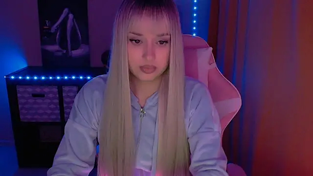 Snapshot of AlisaLink chatting on 03.11.25 AlisaLink online show from 03.11.25