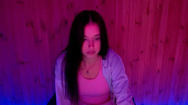 Snapshot of AlisaLink chatting on 09.13.25 AlisaLink online show from 09.13.25