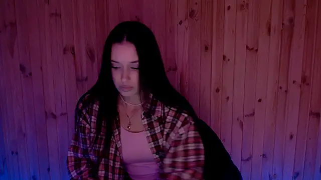 Snapshot of AlisaLink chatting on 09.28.25 AlisaLink online show from 09.28.25