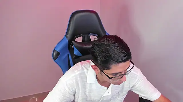 Snapshot of Ethan_Sai___ chatting on 01.11.25 Ethan Sai    online show from 01.11.25