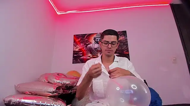 Snapshot of Ethan_Sai___ chatting on 09.29.25 Ethan Sai    online show from 09.29.25