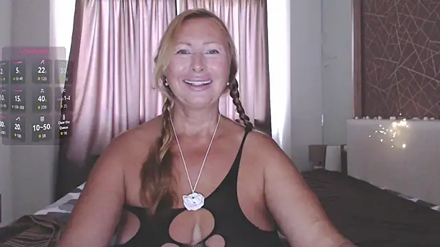 Snapshot of _Monika_sun_ chatting on 05.26.26 Monika sun online show from 05.26.26