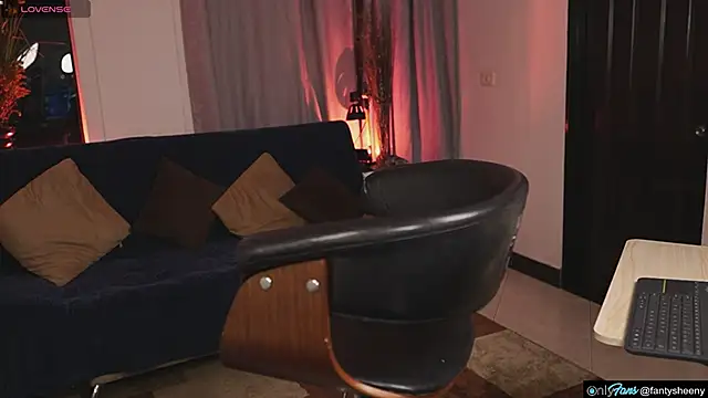 Snapshot of theaome chatting on 02.08.25 theaome online show from 02.08.25