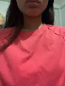 Snapshot of _riyaahahaha_ chatting on 11.26.25 riyaahahaha online show from 11.26.25