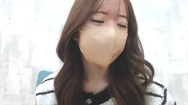 LOVE MOMO LOVE online show from 12.16.24