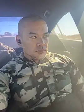 Snapshot of EatMyCake831 chatting on 12.05.25 EatMyCake831 online show from 12.05.25