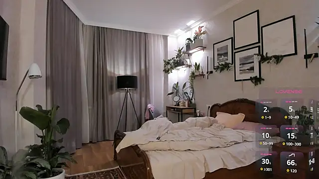 Snapshot of NicoleLuv chatting on 01.14.26 NicoleLuv online show from 01.14.26