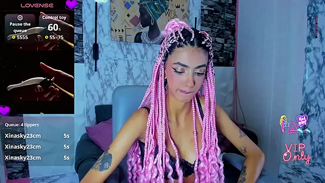 Queen Cuarxxo online show from 04.21.26