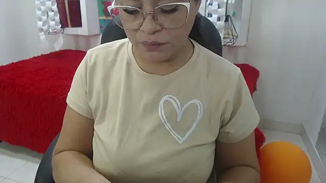 Snapshot of sexy_lady_0 chatting on 10.24.25 sexy lady 0 online show from 10.24.25