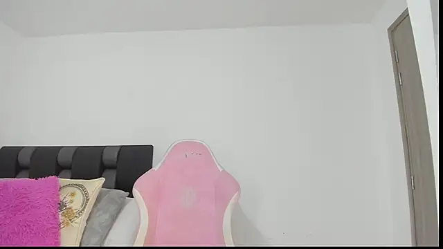 Snapshot of SabaBrown chatting on 12.13.24 SabaBrown online show from 12.13.24