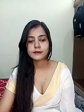 Snapshot of Miss-Riyasingh chatting on 04.19.26 Miss-Riyasingh online show from 04.19.26