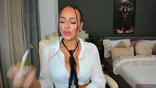 Snapshot of Sonia__Rey chatting on 05.27.26 Sonia Rey online show from 05.27.26